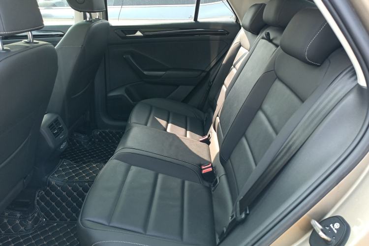Used Volkswagen T-ROC 2022 280TSI DSG Two-Wheel Drive Comfort PLUS Left Rear Seat