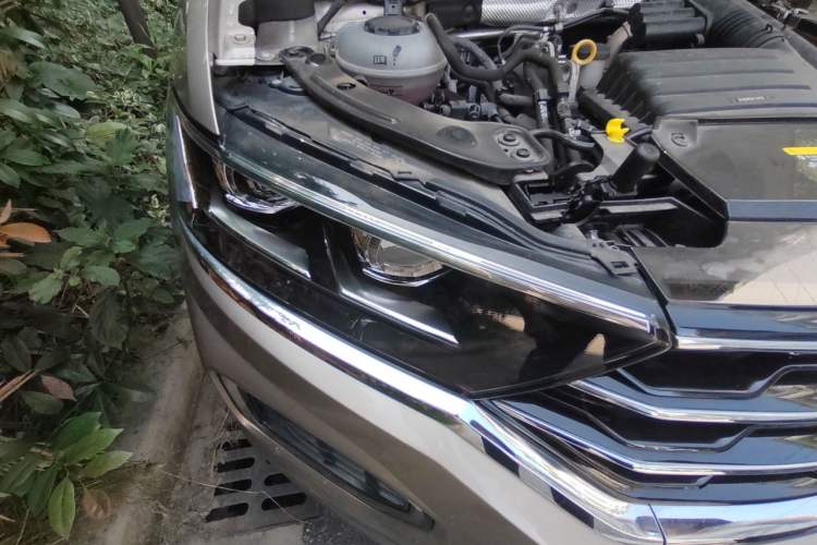 Used Volkswagen T-ROC 2022 280TSI DSG Two-Wheel Drive Comfort PLUS Right Front Headlight