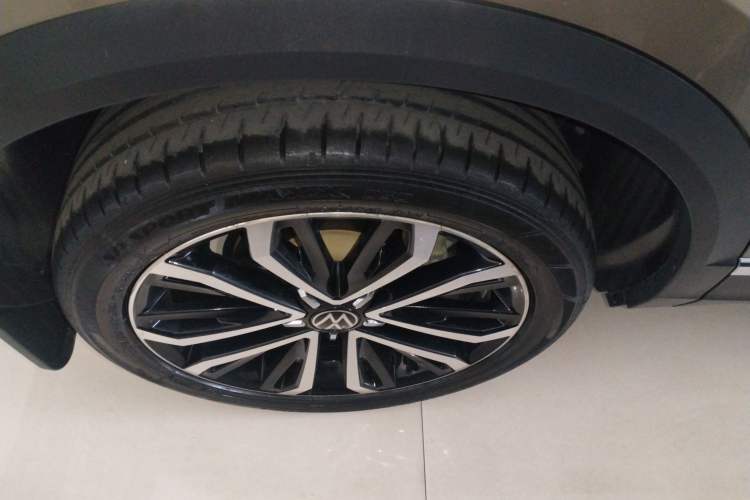 Used Volkswagen T-ROC 2022 280TSI DSG Two-Wheel Drive Comfort PLUS Right Rear Wheel Hub