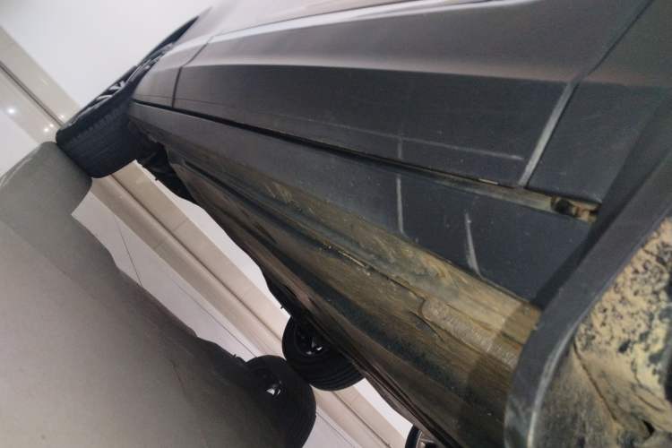 Used Volkswagen T-ROC 2022 280TSI DSG Two-Wheel Drive Comfort PLUS Right Side Sill