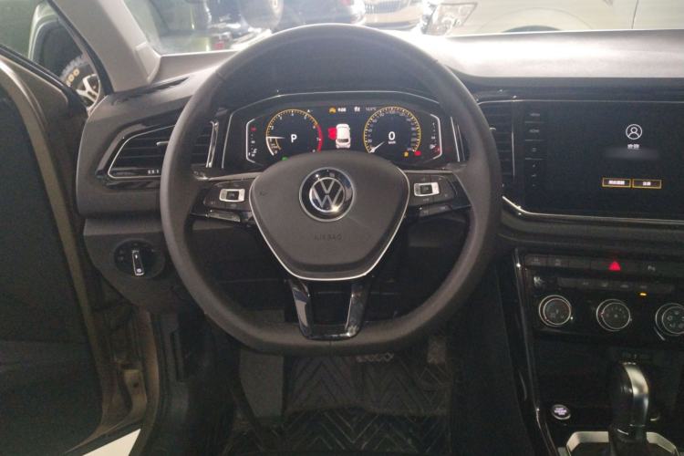 Used Volkswagen T-ROC 2022 280TSI DSG Two-Wheel Drive Comfort PLUS Steering Wheel