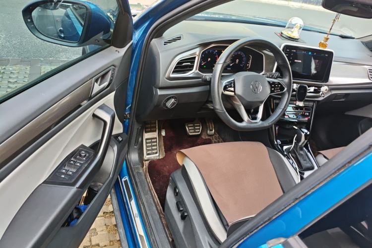 Used Volkswagen T-ROC 2023 300TSI DSG Two-Wheel-Drive Chen Guang Edition Driver Seat