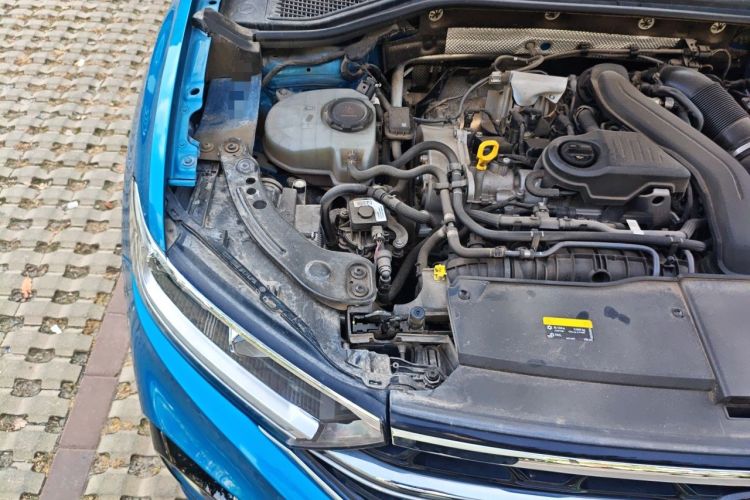 Used Volkswagen T-ROC 2023 300TSI DSG Two-Wheel-Drive Chen Guang Edition Engine Bay Right