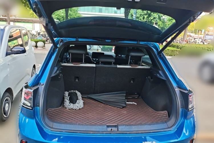 Used Volkswagen T-ROC 2023 300TSI DSG Two-Wheel-Drive Chen Guang Edition Trunk