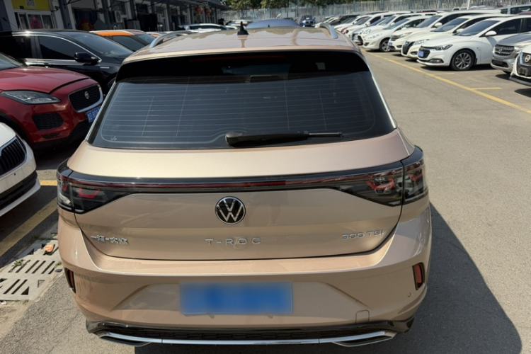 Used Volkswagen T-ROC 2023 300TSI DSG Two-Wheel-Drive Chen Guang Edition Exterior 4