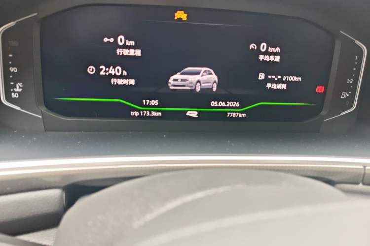 Used Volkswagen T-ROC 2023 300TSI DSG Two-Wheel-Drive Chen Guang Edition Odometer Close Up