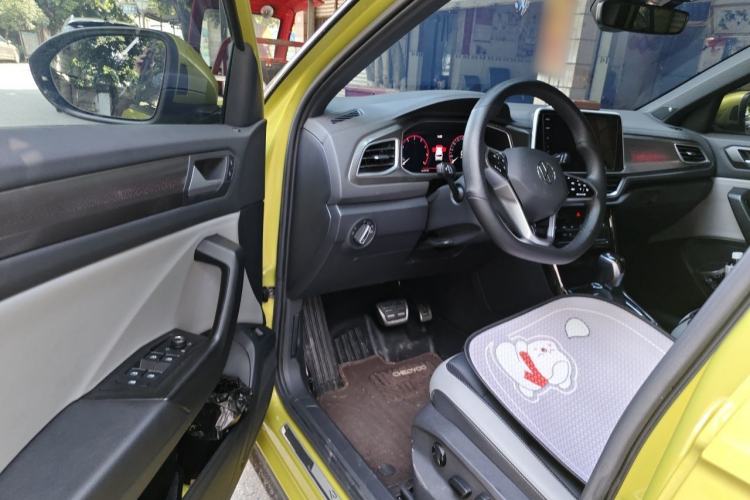Used Volkswagen T-ROC 2023 300TSI DSG Two-Wheel Drive Starlight Edition Driver Seat