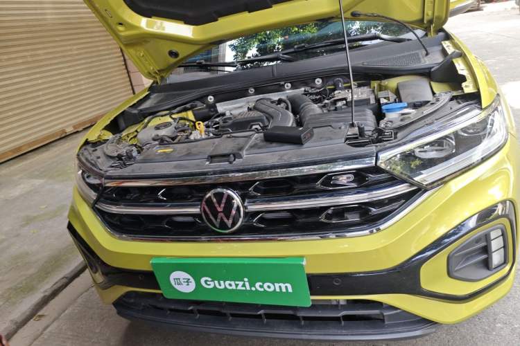 Used Volkswagen T-ROC 2023 300TSI DSG Two-Wheel Drive Starlight Edition Engine Bay