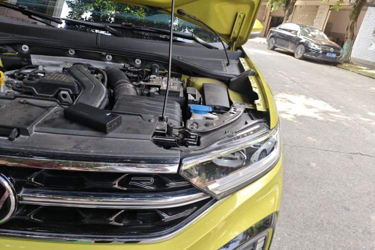 Used Volkswagen T-ROC 2023 300TSI DSG Two-Wheel Drive Starlight Edition Engine Bay Left