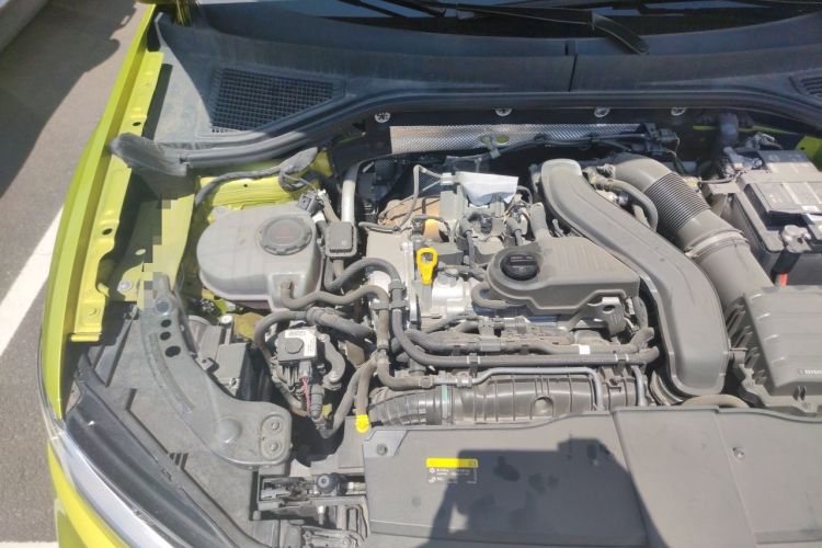 Used Volkswagen T-ROC 2023 300TSI DSG Two-Wheel Drive Starlight Edition Engine Bay Right
