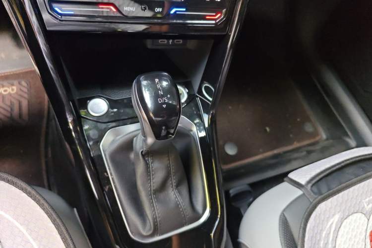 Used Volkswagen T-ROC 2023 300TSI DSG Two-Wheel Drive Starlight Edition Gear Lever