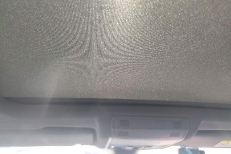 Used Volkswagen T-ROC 2023 300TSI DSG Two-Wheel Drive Starlight Edition Headliner