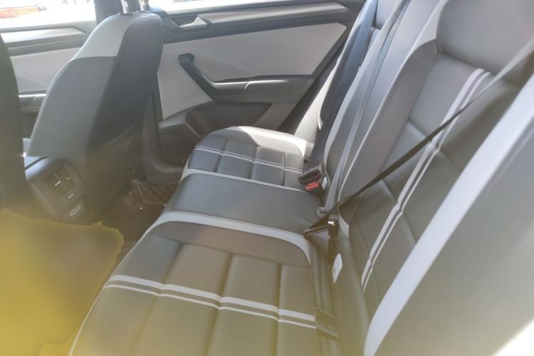 Used Volkswagen T-ROC 2023 300TSI DSG Two-Wheel Drive Starlight Edition Left Rear Seat