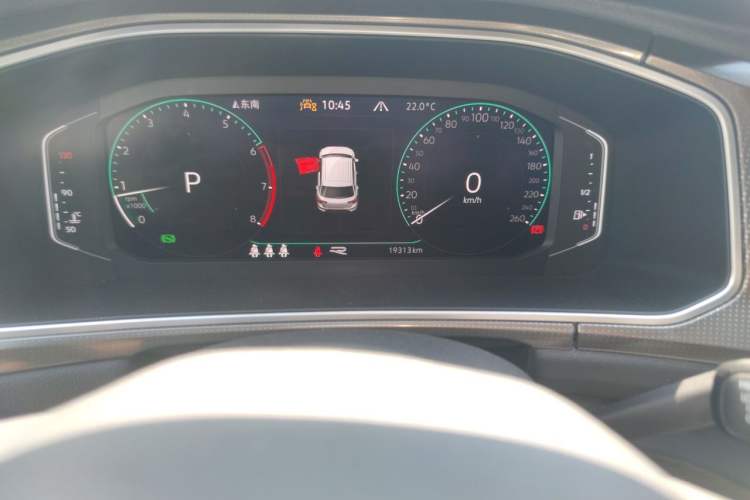 Used Volkswagen T-ROC 2023 300TSI DSG Two-Wheel Drive Starlight Edition Odometer Close Up