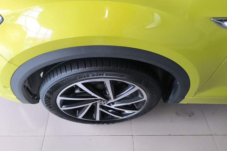 Used Volkswagen T-ROC 2023 300TSI DSG Two-Wheel Drive Starlight Edition Left Front Wheel Hub