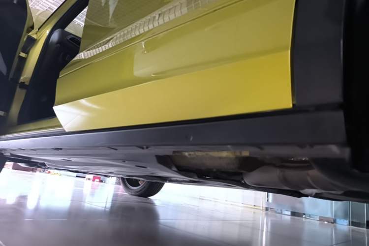 Used Volkswagen T-ROC 2023 300TSI DSG Two-Wheel Drive Starlight Edition Left Side Sill