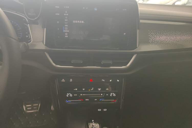 Used Volkswagen T-ROC 2023 300TSI DSG Two-Wheel-Drive Chen Guang Edition Audio And AC Panel