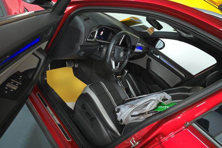 Used Volkswagen T-ROC 2023 300TSI DSG Two-Wheel-Drive Chen Guang Edition Driver Seat