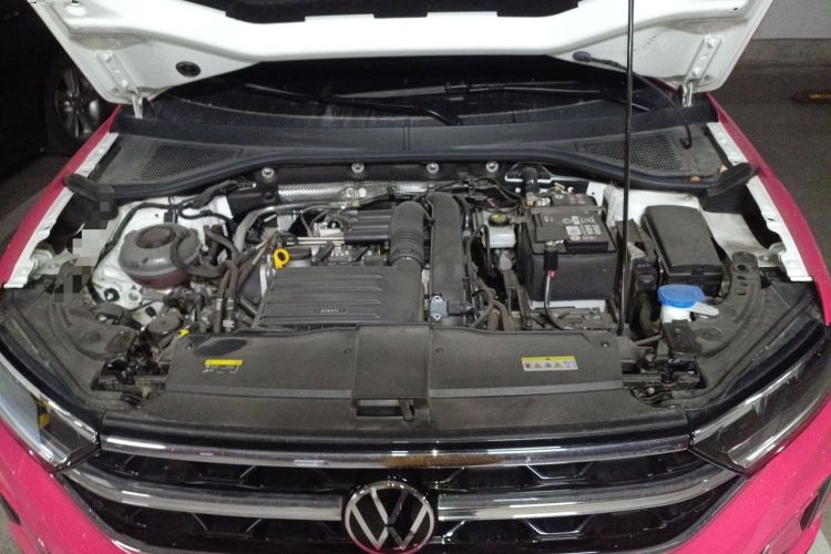 Used Volkswagen T-ROC 2023 280TSI DSG Two-Wheel Drive Time Edition Engine Bay