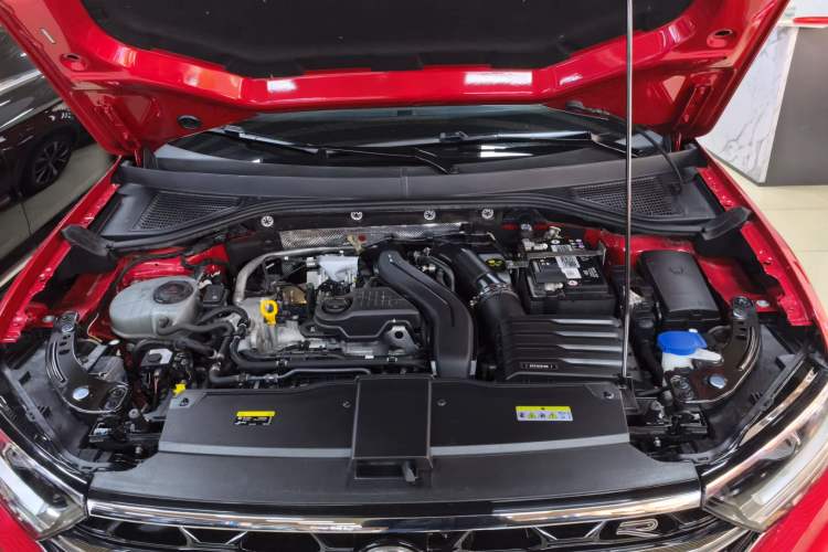 Used Volkswagen T-ROC 2023 300TSI DSG Two-Wheel-Drive Chen Guang Edition Engine Bay