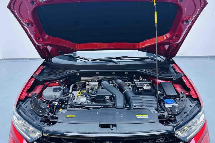Used Volkswagen T-ROC 2023 300TSI DSG Two-Wheel-Drive Chen Guang Edition Engine Bay