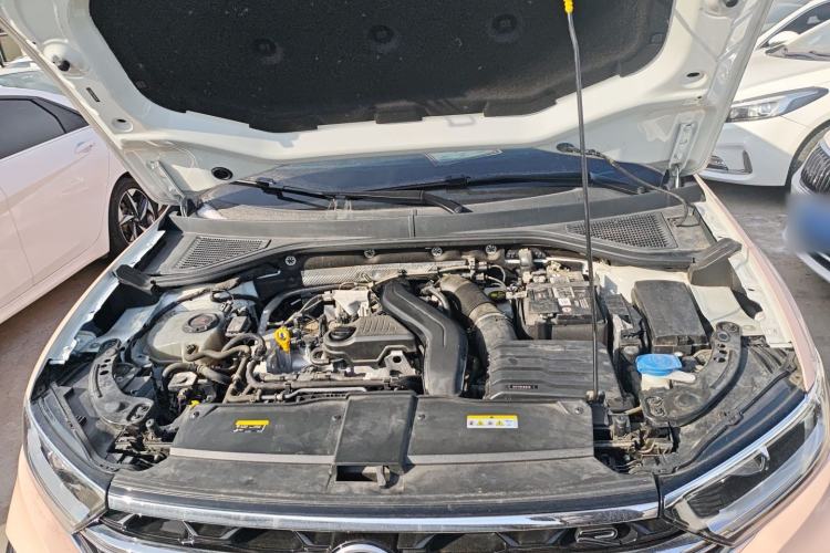 Used Volkswagen T-ROC 2023 300TSI DSG Two-Wheel-Drive Chen Guang Edition Engine Bay