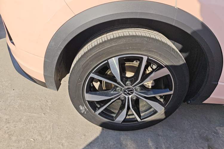 Used Volkswagen T-ROC 2023 300TSI DSG Two-Wheel-Drive Chen Guang Edition Exterior 8