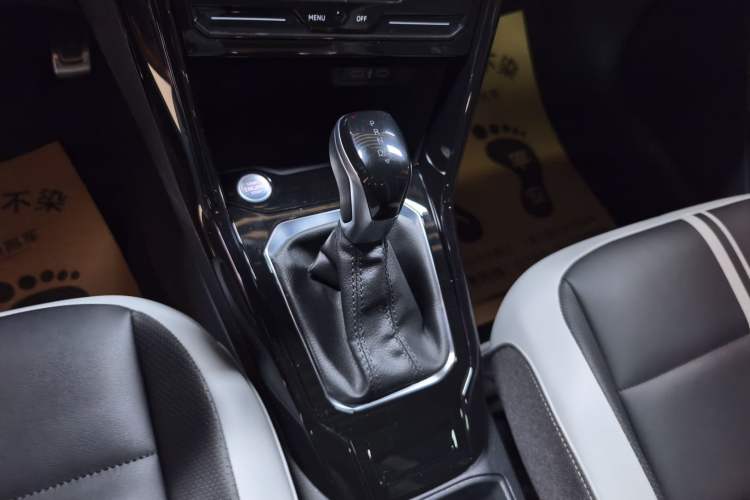 Used Volkswagen T-ROC 2023 300TSI DSG Two-Wheel-Drive Chen Guang Edition Gear Lever