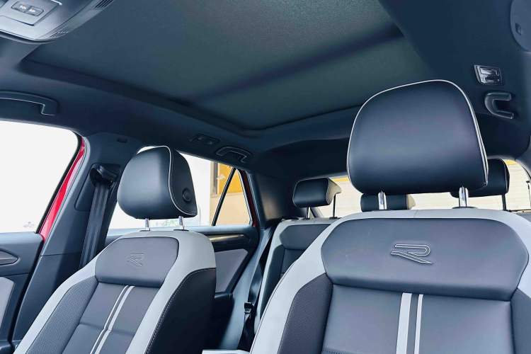Used Volkswagen T-ROC 2023 300TSI DSG Two-Wheel-Drive Chen Guang Edition Headliner
