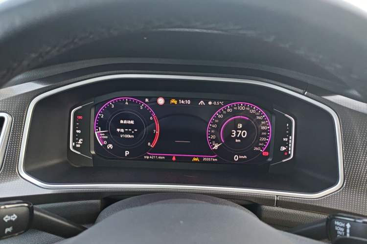 Used Volkswagen T-ROC 2023 300TSI DSG Two-Wheel-Drive Chen Guang Edition Instrument Cluster