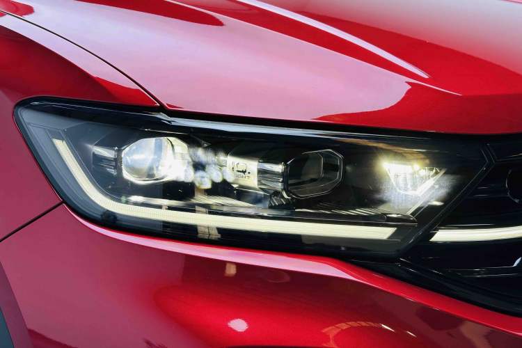 Used Volkswagen T-ROC 2023 300TSI DSG Two-Wheel-Drive Chen Guang Edition Left Front Headlight