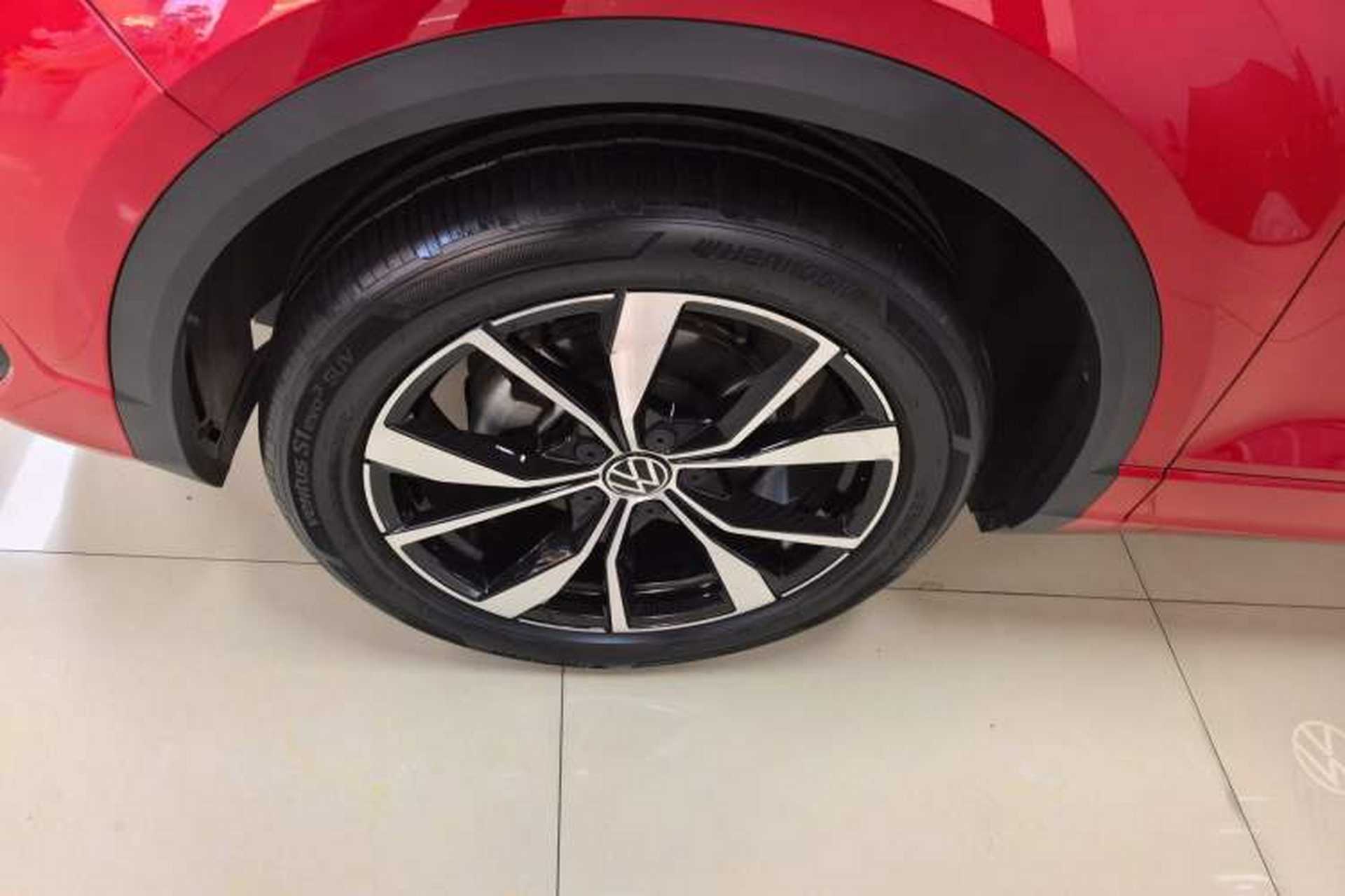 Used Volkswagen T-ROC 2023 300TSI DSG Two-Wheel-Drive Chen Guang Edition Left Front Wheel Hub