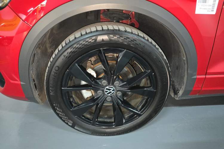 Used Volkswagen T-ROC 2023 300TSI DSG Two-Wheel-Drive Chen Guang Edition Left Front Wheel Hub