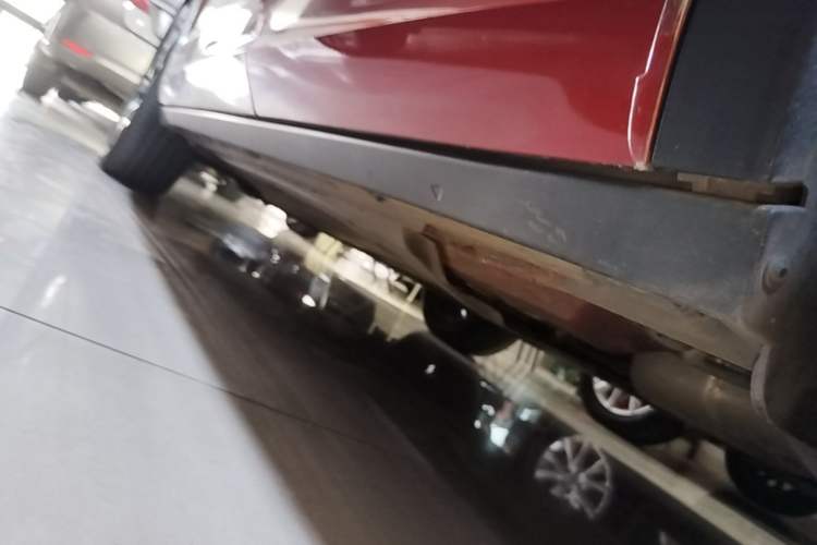 Used Volkswagen T-ROC 2023 300TSI DSG Two-Wheel-Drive Chen Guang Edition Left Side Sill