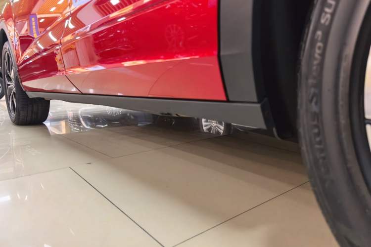 Used Volkswagen T-ROC 2023 300TSI DSG Two-Wheel-Drive Chen Guang Edition Left Side Sill