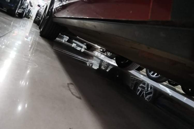 Used Volkswagen T-ROC 2023 300TSI DSG Two-Wheel-Drive Chen Guang Edition Right Side Sill
