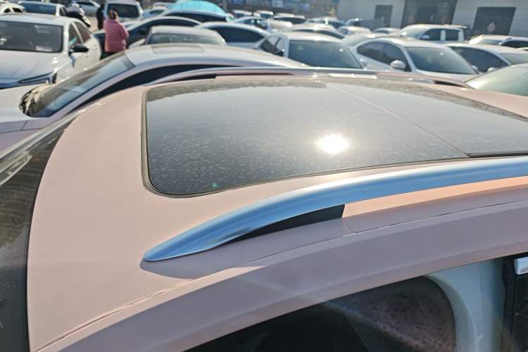 Used Volkswagen T-ROC 2023 300TSI DSG Two-Wheel-Drive Chen Guang Edition Roof