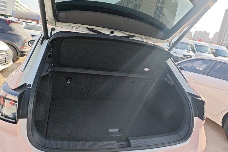 Used Volkswagen T-ROC 2023 300TSI DSG Two-Wheel-Drive Chen Guang Edition Trunk