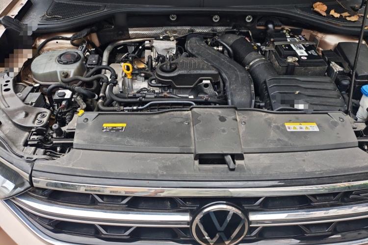 Used Volkswagen T-ROC 2023 300TSI DSG Two-Wheel-Drive Chen Guang Edition Engine Bay