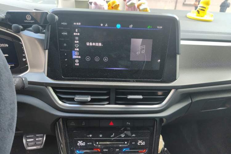 Used Volkswagen T-ROC 2023 300TSI DSG Two-Wheel-Drive Chen Guang Edition Audio And AC Panel