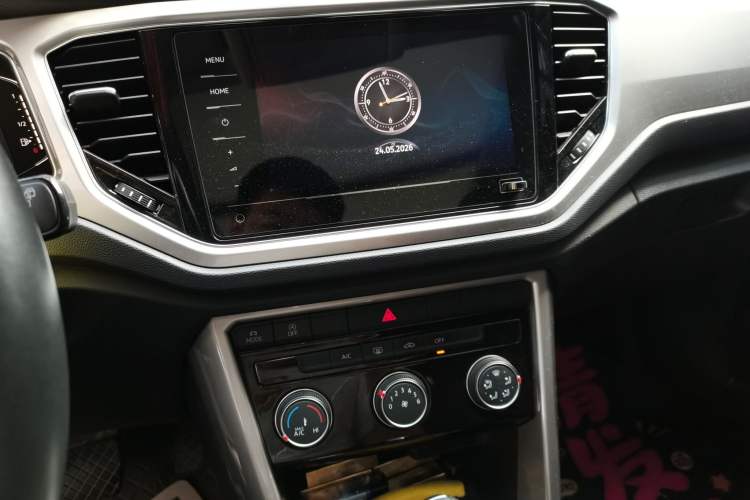 Used Volkswagen T-ROC 2023 280TSI DSG Two-Wheel Drive Time Edition Audio And AC Panel