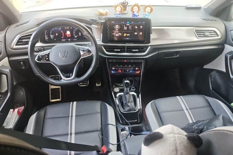 Used Volkswagen T-ROC 2023 300TSI DSG Two-Wheel-Drive Chen Guang Edition Center Console