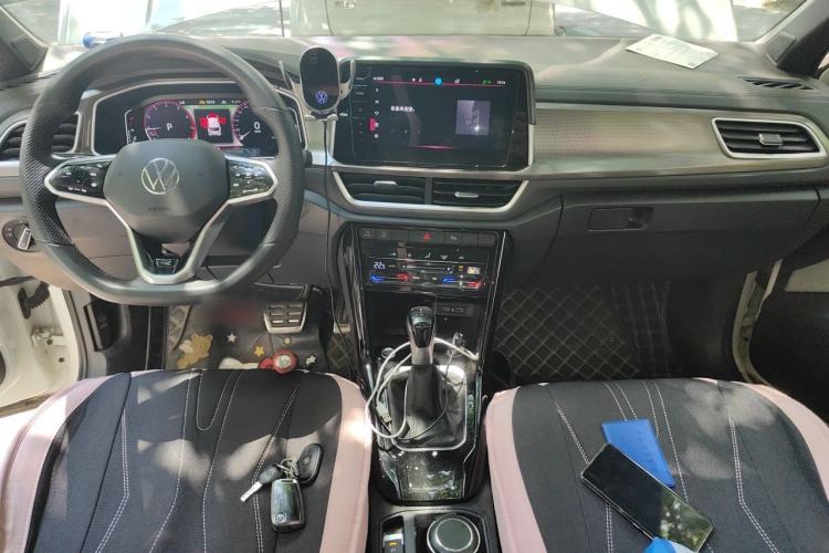 Used Volkswagen T-ROC 2023 300TSI DSG Two-Wheel-Drive Chen Guang Edition Center Console