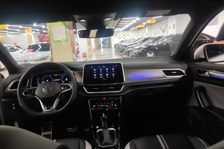 Used Volkswagen T-ROC 2023 300TSI DSG Two-Wheel-Drive Chen Guang Edition Center Console