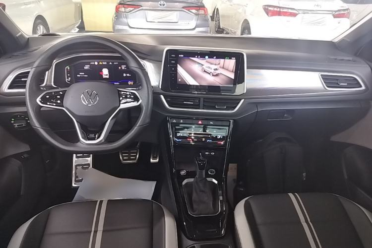 Used Volkswagen T-ROC 2023 300TSI DSG Two-Wheel-Drive Chen Guang Edition Center Console