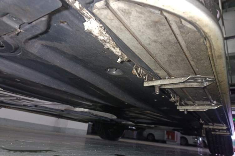 Used Volkswagen T-ROC 2023 300TSI DSG Two-Wheel-Drive Chen Guang Edition Chassis Front Left