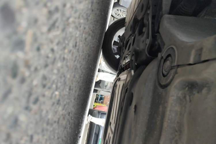 Used Volkswagen T-ROC 2023 300TSI DSG Two-Wheel-Drive Chen Guang Edition Chassis Front Left