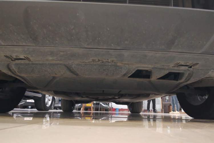 Used Volkswagen T-ROC 2023 300TSI DSG Two-Wheel-Drive Chen Guang Edition Chassis Front