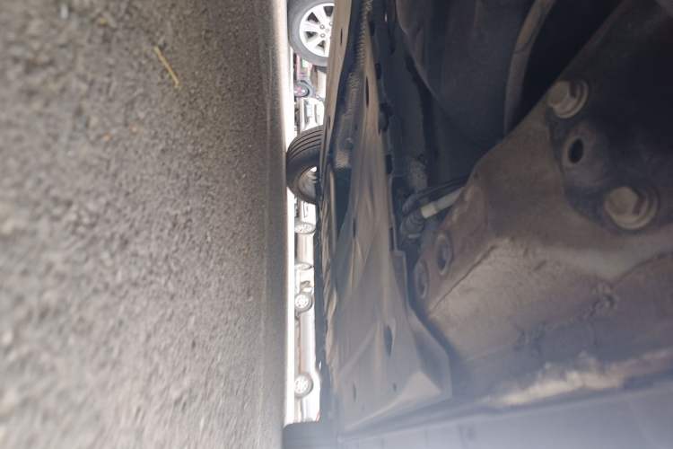 Used Volkswagen T-ROC 2023 300TSI DSG Two-Wheel-Drive Chen Guang Edition Chassis Rear Right