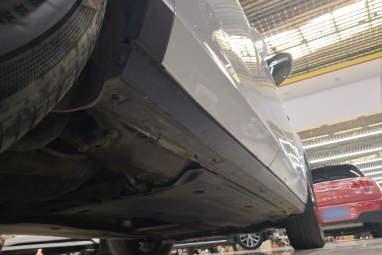 Used Volkswagen T-ROC 2023 300TSI DSG Two-Wheel-Drive Chen Guang Edition Chassis Rear Right